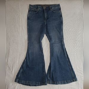 Women's Wrangler "Super Bell" Flared Blue Jeans